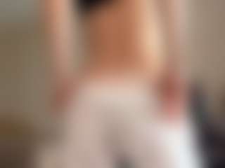 Live cam show with GracieFasano - White Mature on livesuperchat.net
