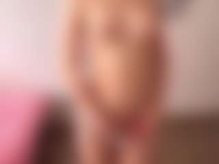 Live cam show with NanetteStatzer - Glasses on crypto-cams