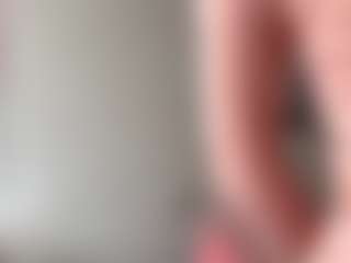 Live cam show with NanetteStatzer - Smoke on CamSodaAdn