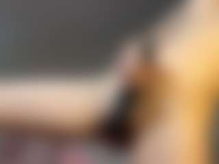 Live cam show with NanetteStatzer - Glasses on Cam Slut