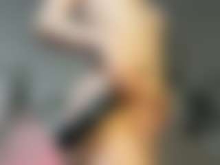 Live cam show with NanetteStatzer - Interactivetoy on 1on1-livenow