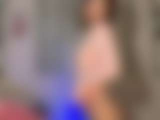 Live cam show with NanetteStatzer - Upskirt on Camsoda
