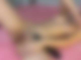 Live cam show with NanetteStatzer - Body Massage on Camsoda