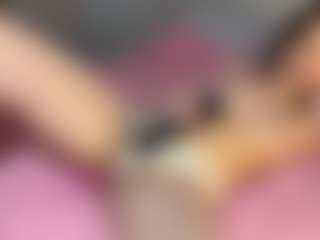 Live cam show with NanetteStatzer - Body Massage on Camsoda