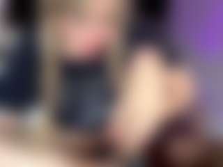 Live cam show with Laura Tate - Tease on madthumbs
