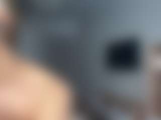 Live cam show with Lia - Smoking on fapnchat