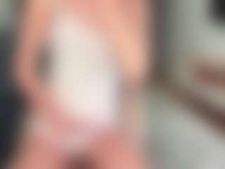 Live cam show with Lia - Young Adult on Nude Chat * 1 On 1 Webcam Sex * Live Cam Show