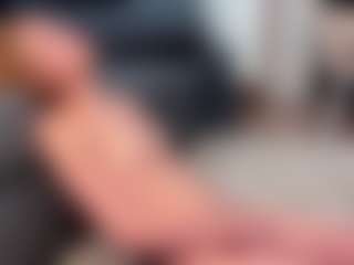Live cam show with Lia - Public on Camsoda