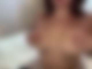 Live cam show with Lia - Teasing on Camsoda Late Night