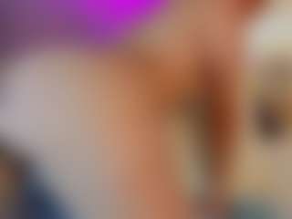 Live cam show with Eimyblake - Riding on CamClone