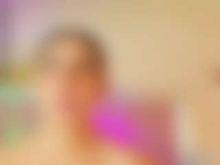 Live cam show with Eimyblake - White Curvy on Camsoda | colombia