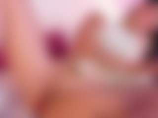 Live cam show with JulietaLombardi - Lick on Camsoda