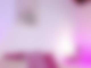 Live cam show with JulietaLombardi - Thin on Milfs Live