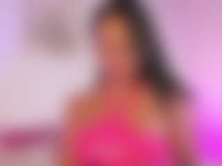 Live cam show with JulietaLombardi - Public Brown Hair on chickslive.net