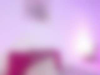 Live cam show with JulietaLombardi - Deepthroat on Camsoda