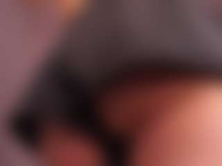 AdelleIbey's Live Sex Cam Show