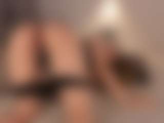 AdelleIbey's Live Sex Cam Show