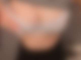 AdelleIbey's Live Sex Cam Show