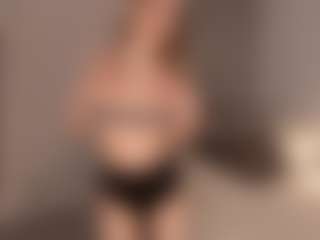 AdelleIbey's Live Sex Cam Show