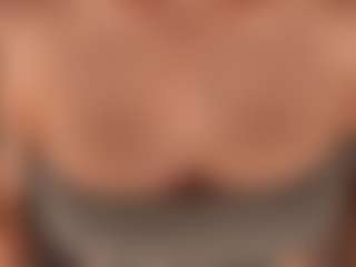 AdelleIbey's Live Sex Cam Show