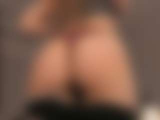 AdelleIbey's Live Sex Cam Show