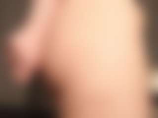AdelleIbey's Live Sex Cam Show
