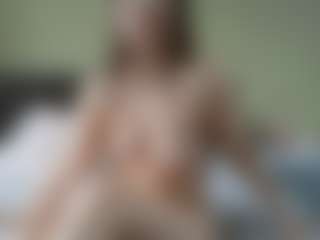 Live cam show with AngelikaAnn - Striptease MILF on Hubzter Live
