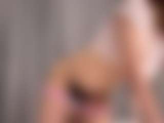Live cam show with BloomyDew - Gray Eyes on AdultVida.com