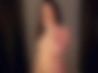 Live cam show with Emily - Sexting on googirlz