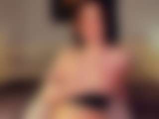 Live cam show with Emily - Play on sexylivex.com