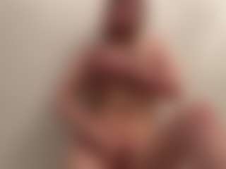 Live cam show with Lilith - Bedroom on Uber Horny
