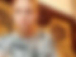 Live cam show with Kira - Domination on Hubzter Live
