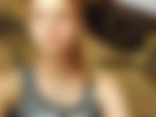 Live cam show with Kira - Cute on SmokeAndPoke