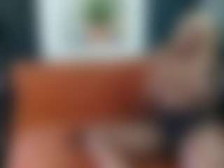 SweetHotLips102's Live Sex Cam Show