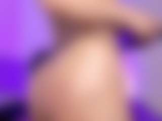 Live cam show with amyy-adams - Flashing on Lustler