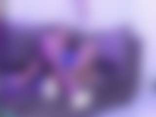 Live cam show with ChanelNylonn - Middle Aged on livesuperchat.net