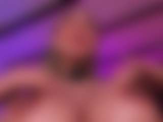 Live cam show with karlyangeel - Tittyfuck on Latina Girls