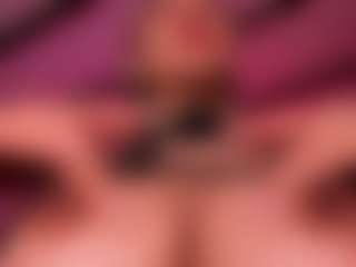 Live cam show with karlyangeel - Tittyfuck on xheatlive.com