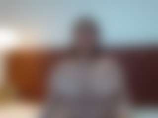 Live cam show with LuciaEvansC - New Brown Eyes on StripNow