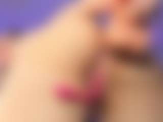 Live cam show with luvienne-rose - Gagging on CamClone