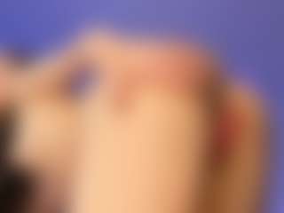 Live cam show with luvienne-rose - Brown Hair Petite on friskycurves.com