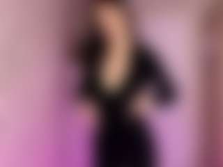 Live cam show with MeridithKinnier - Striptease on xDating