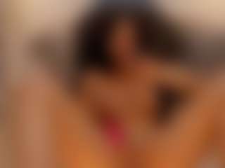 Live cam show with sienna-luxor - Green Eyes on Mixed Magazine Live