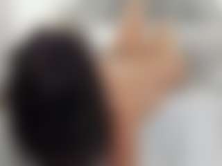Live cam show with sienna-luxor - Skinny on Mixed Magazine Live
