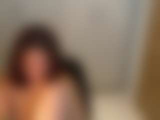 Live cam show with sienna-luxor - Striptease on Camsoda
