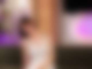 Live cam show with UmbraElyon - Tease on TeamSkeetLive