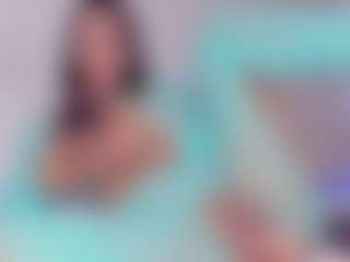 Live cam show with Amara-Rosseee - Average on CamClone