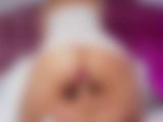 Live cam show with Amara-Rosseee - Strip on eurowanks.com