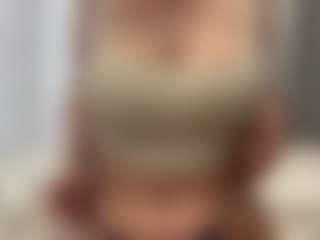 Live cam show with AnnemarieHolderby - Middle Aged on Camsoda