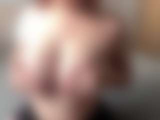 Live cam show with AnnemarieHolderby - Granny Big Ass on Free Soda